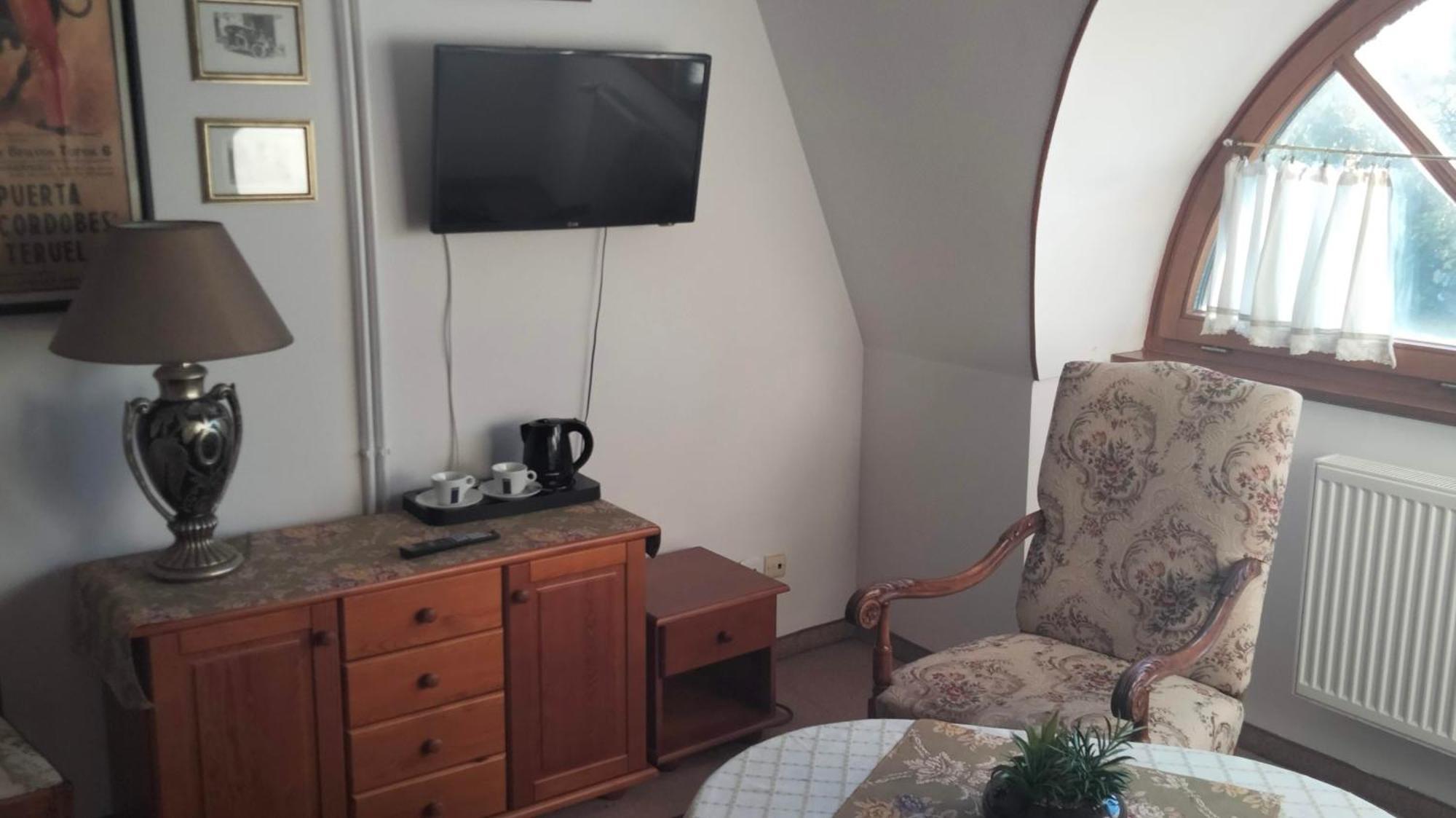 Dworek Pod Herbem Gądkowice Exterior foto