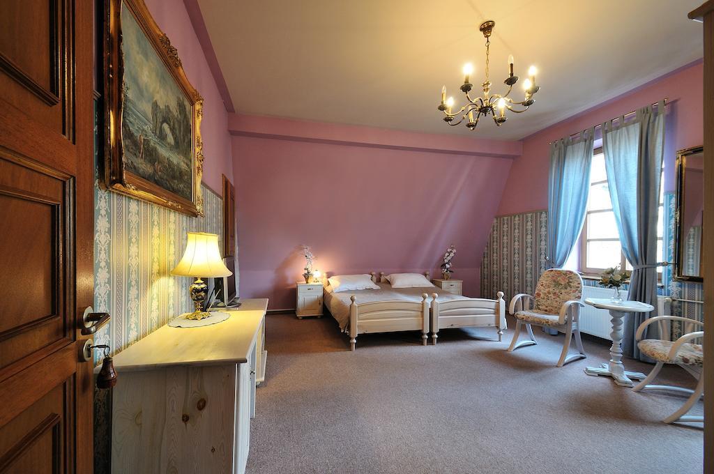 Dworek Pod Herbem Gądkowice Zimmer foto